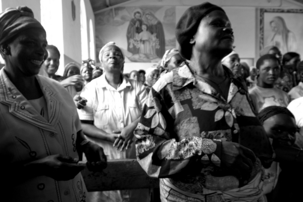 Women_in_front_b_w_medium